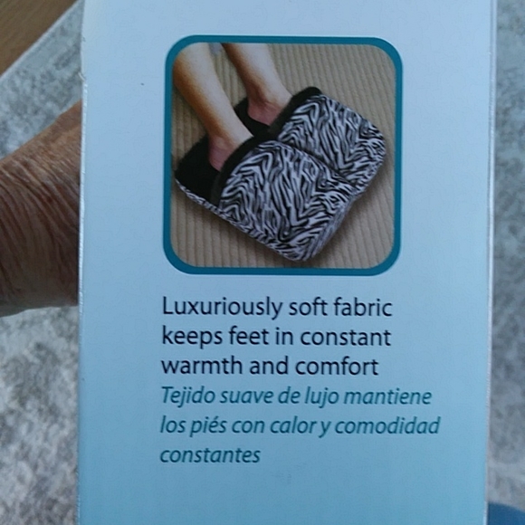 NWOT Health Touch Vibrationg Foot Massager with Comfort Fabric Black White - Picture 13 of 16